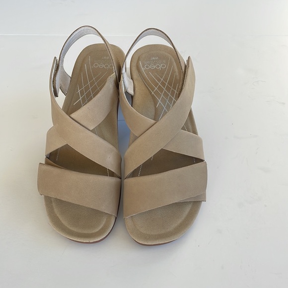 Like New Abeo Biosystem Nude Nubuck Size 7 US - Picture 2 of 12